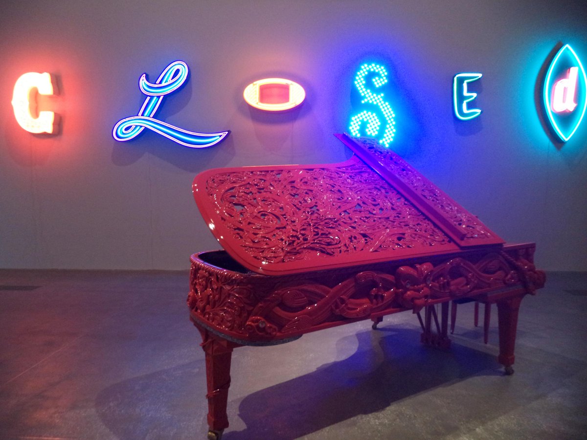 AwkwardPhotoing's tweet image. "Closed"