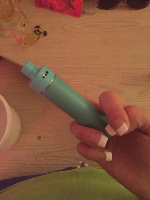 My newest addition to the mod family. Favorite color. Haha look at that dog in the pix http://t.co/q