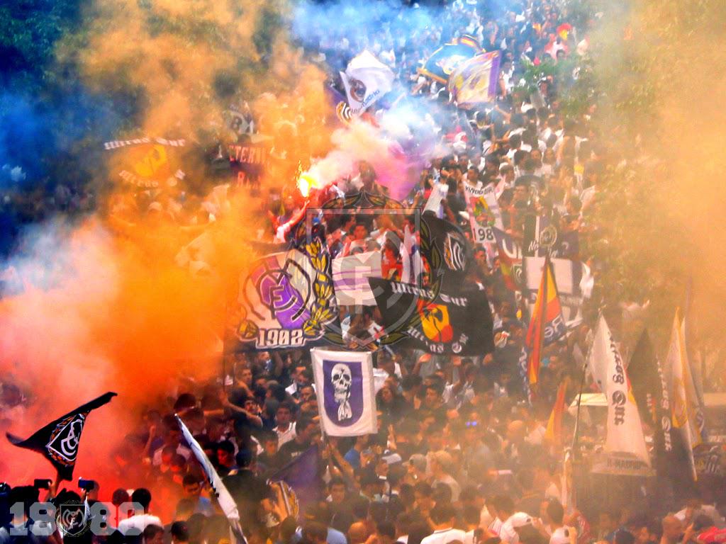ultra_rmcf's tweet photo. Buenos días Madridistas de bien. #UltrasSur #SiempreFieles http://t.co/Zmn0YMxHeX