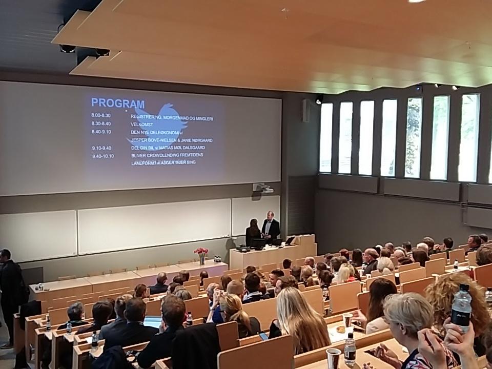 MinBilDinBil's tweet photo. Aarhus Universitets Campus byder op til deleøkonomisk dans #omdeleøkonomi #p2p #DelDitDanmark http://t.co/nK3r4LfTvc