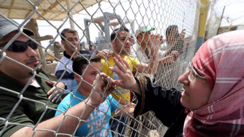 WGazapal's tweet photo. How difficult life is when it becomes a continuous wait.. #CrossingRafah #9YearBlockade #Gaza #Palestine http://t.co/6A7Lb3AeqE