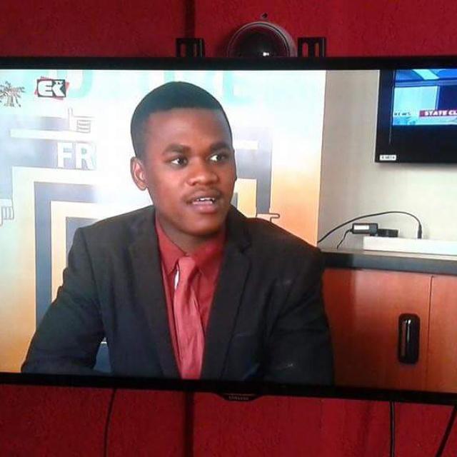 EktvChannel's tweet photo. #Currentaffairs with Lungani Mhlongo. Ekurhuleni Budget speech live Ektv 451 #OpenviewHD http://t.co/paz9tzOopK