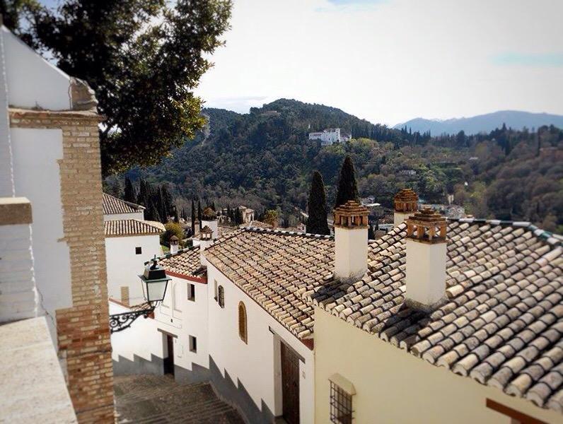 AlArtesania's tweet photo. Buenas tardes, con nuevas piezas en nuestra Tienda/Taller http://t.co/rnwRFCE1cp #Granada #Alhambra #handmade http://t.co/9arLkpD95z
