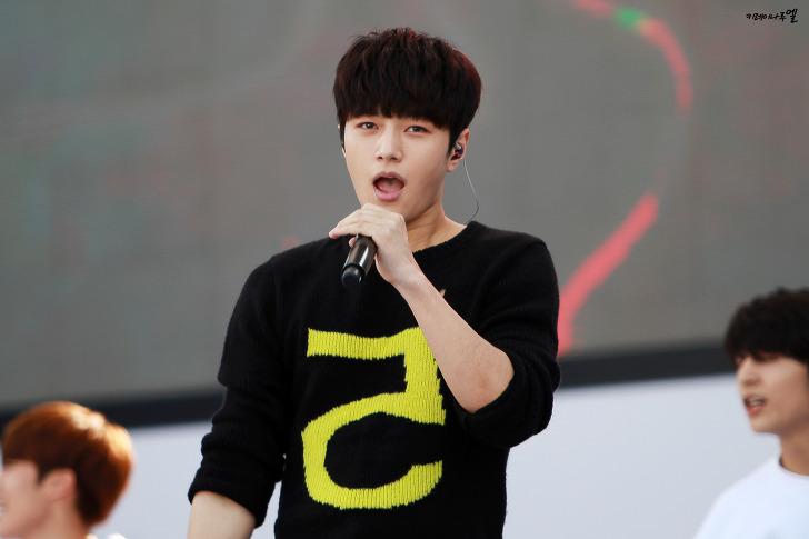 MyungSooBIASED's tweet photo. {HQ PICS} 150516 Pyeongchang Olympics G-1000 Event - Myungsoo 💖 #infinite #인피니트 #엘 #명수 #L #lkim (©kireinaruL) http://t.co/SM5g4g66U2