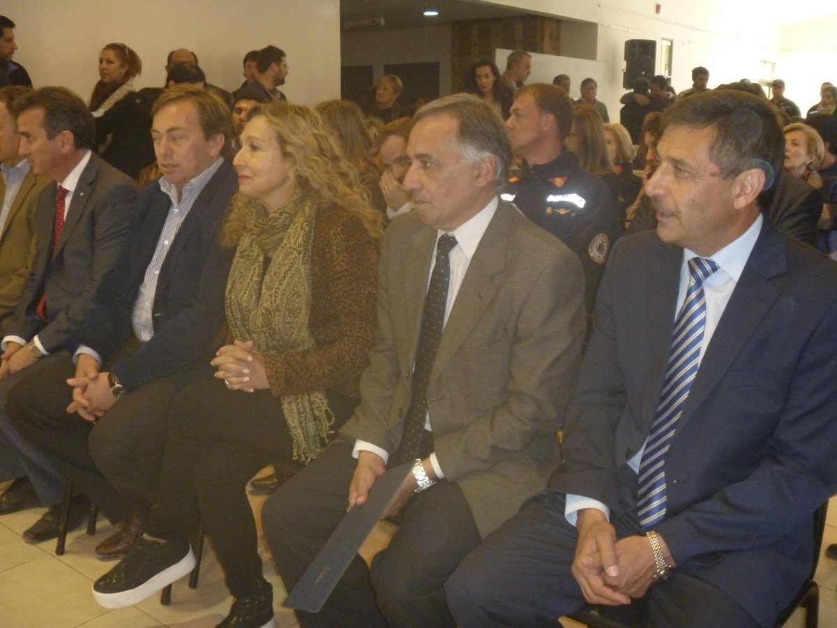 RuedaDiputado's tweet photo. Caminando las obras del departamento con el Gobernador Francisco " Paco" Perez .... http://t.co/4PBj8OztbV