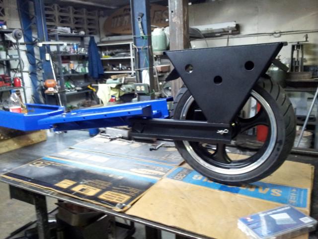 ProtrailerVzla's tweet photo. Utilitario para motos #singlewheel hecho en venezuela  podras transportar todo con tu moto retwitea este producto https://t.co/FfhogGBcDN