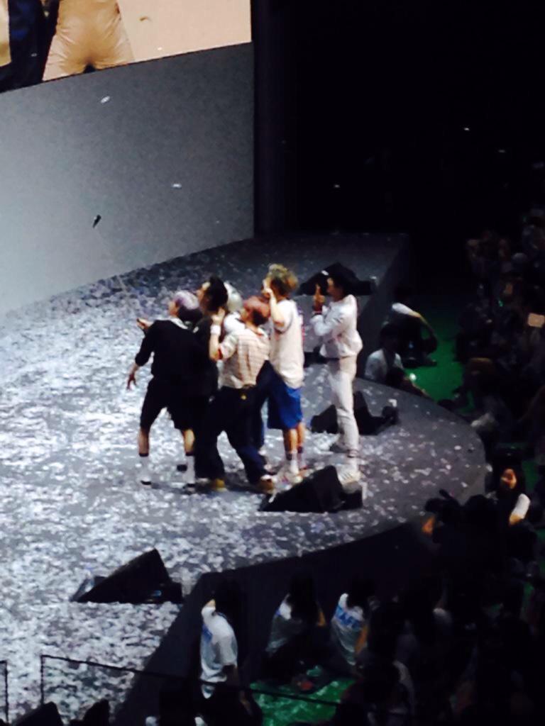 Arabflamers's tweet photo. 150528 شايني في حدث سامسونغ http://t.co/l5pSJB07nc
