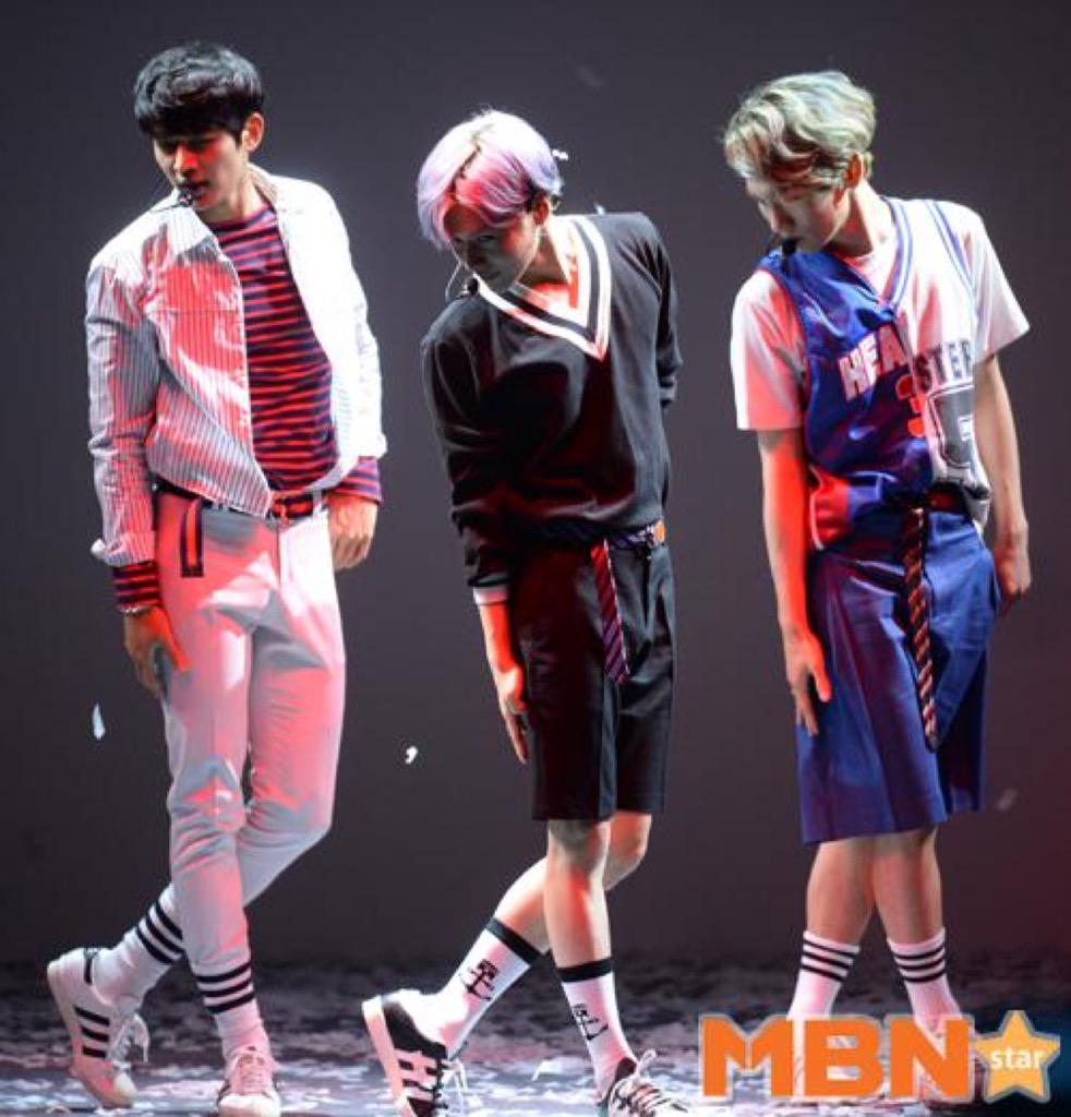 Arabflamers's tweet photo. 150528 شايني في حدث سامسونغ http://t.co/MS4KwqifT8
