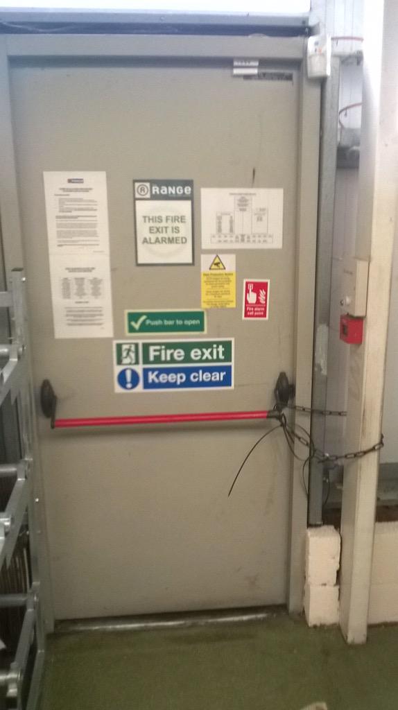 josif2011's tweet photo. I see you like trapping your burning customers in the store. Good job, @TheRangeUK. http://t.co/8XJsmtL1y7