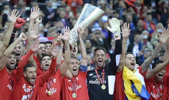 UEFAcom_fr's tweet photo. #DNISEV La finale de #LigueEuropa passée au crible ▶ http://t.co/6vEpKQfwnQ http://t.co/p40nbJm0Up