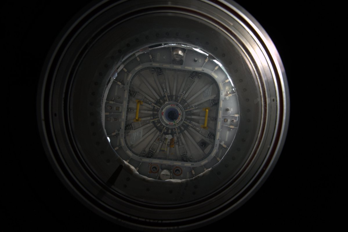 AstroSamantha tweet picture