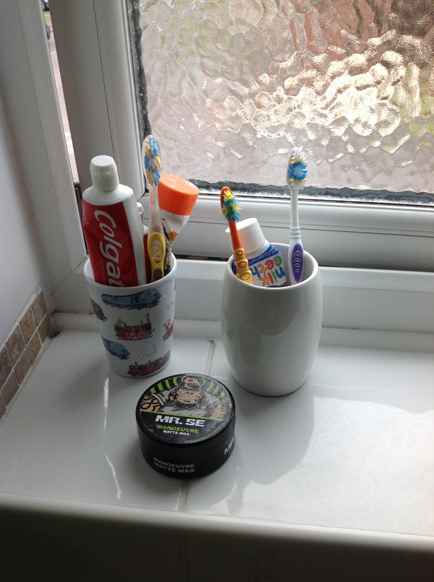 mccaffrey_david's tweet photo. Awesome new wax @mrsehair best I have used for a very long time #mattewax http://t.co/xpDTVRnhwa