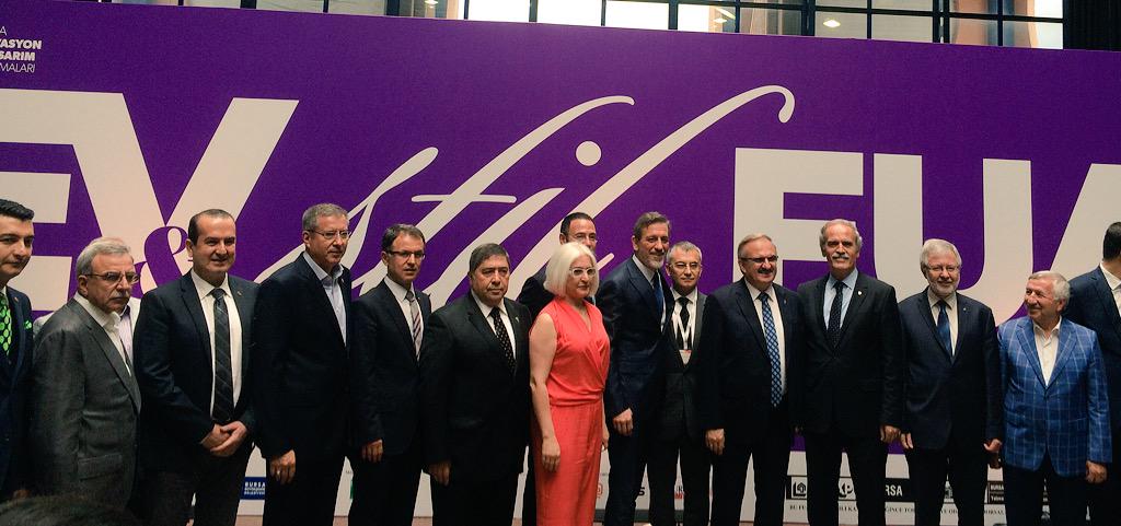 ibrahim_Burkay's tweet photo. Sn Valimiz @munirkaraloglu BBBşk Sn @recep_altepe ve protokol üyelerimizle Türkiye'nin İLK Ev&amp;Stil Fuarı'nı açtık http://t.co/aFpqWIE2UX