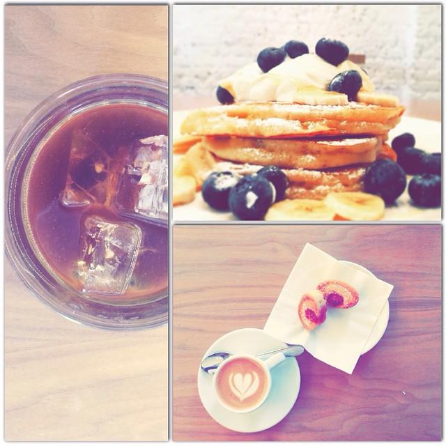 TalkhouseCoffee's tweet photo. Breakfast time at #talkhousecoffee #pancakes #coldbrew #coffee #squaremile #Ethiopian #brunch #breakfast #goodmorni… http://t.co/MltwmBZmw0