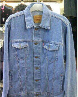 JeansMakerIND's tweet photo. Jaket Levis Biru Jeans Man size M,L,XL order pin:55050389 Rp140.000 garansi kekecilan kegedean &amp; cacat bs ditukar http://t.co/yz0NvpKxWl