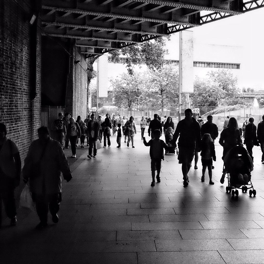 samfarinaphoto's tweet photo. Loving the #fujifilm #X100T, just gets better. Exceeded expectations. #streetphotography #London #bw #blackandwhite http://t.co/k9gvTZ5gPg