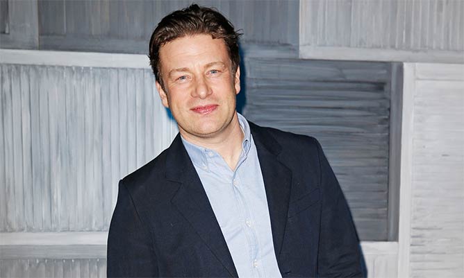 Jamie Oliver celebrates turning 40

Happy birthday, Jamie Oliver! As the famous TV chef celebr  