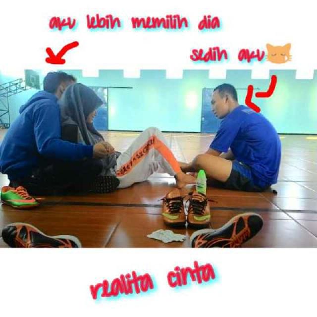kartikaciel's tweet photo. Realita cinta mamah papah dan pak her😄 http://t.co/GydP1yEN5b