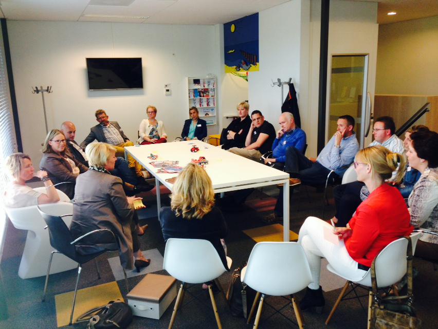 ZeelandBusiness's tweet image. Fotoverslag ZB #startersnetwerk bij de #kvk in #middelburg. Ook een keer aanwezig zijn? zeelandbusiness.nl/startersnetwerk