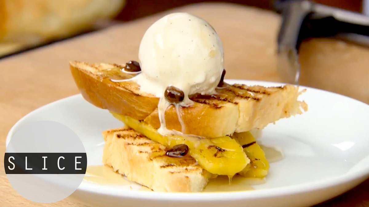Poached Bananas with Brioche &amp; Ice Cream. #Foodie #Dessert 

Watch to see how it's made.
youtube.com/watch?v=oR6MD9…