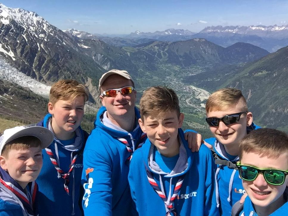HLS_Scouts's tweet photo. We've taken the highest selfie of the day. Beat that. @UKScouting #iscout #alps2015 #adventure http://t.co/DBhjXGgqV7