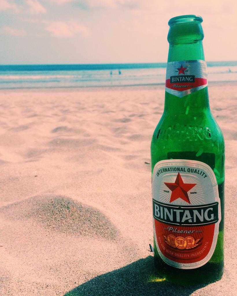 _James_Allen's tweet photo. @kingingit100 Kuta is Deffo nothing to shout about, but the Bintang is making up for it a little.. #ruleyourownworld http://t.co/ygOheNSYNP