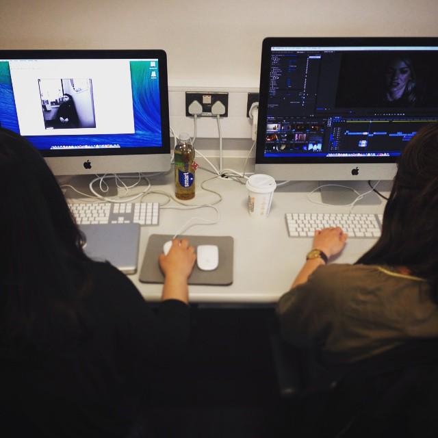 MAGoldPhoto's tweet photo. Soo Yeon Kim and Emilia Nylen working on their projects #41 days before #goldsmithsdegreeshows #mygoldsmiths http://t.co/BKxdsVDD1P