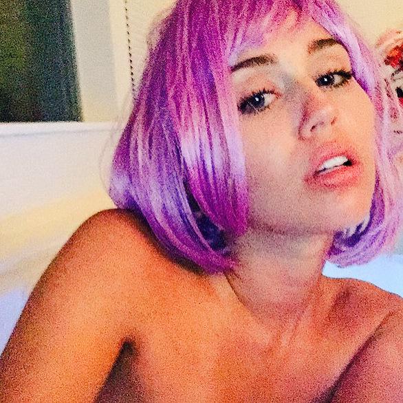 mileysbeax's tweet photo. ICANTGETOVERTHISPICTURE http://t.co/qvnLpoZPUS