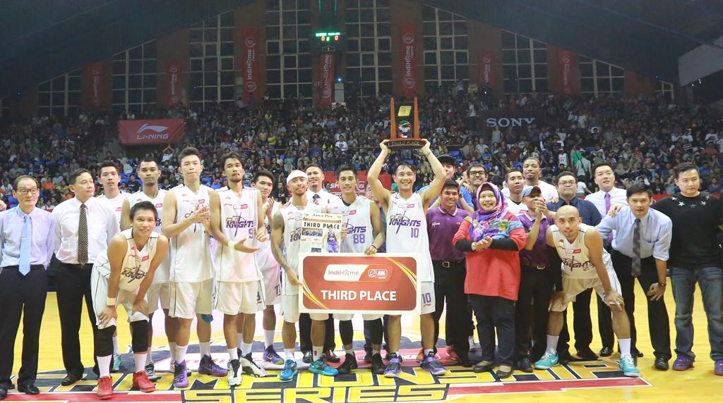 Kemenangan <a href="/clsknights/">BTN CLS KNIGHTS</a> saat melawan <a href="/stadiumbasket/">Ignacy Barej‍🌿</a> dgn skor akhir 67-50 jd salah satu #NBLMoments yg susah dilupakan.