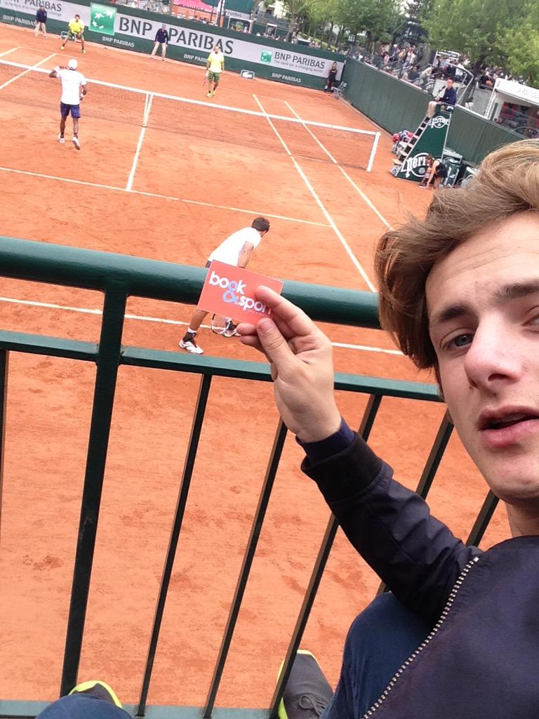 JeremCerf's tweet photo. En direct de #RG2015 : @Booknsport vous fait faire du #sport !!! :) #TodayIsYourDay http://t.co/yEDMc3eC1J