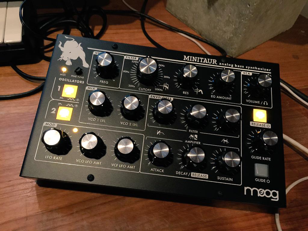Hoimimac's tweet photo. ついに買ったぜMOOG！！
かわいいな。。´д` ; http://t.co/xliFSKyUac