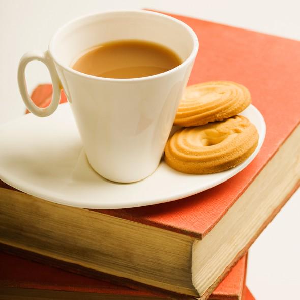 BazaarUK's tweet photo. #BazaarBooks writer @EricaWgnr on the joys of elegantly pairing a good book with a good snack http://t.co/Z8leL3I4bA http://t.co/88Qfr8jlrH