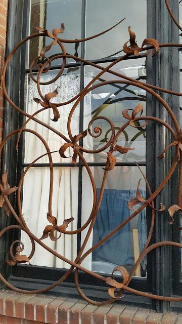 RoseEllenE's tweet photo. Enjoy the Finer Points of Oakland in my new blog postWrought Iron . Follow me @ http://t.co/3et5kc2dSb http://t.co/tYmG7y5ovS