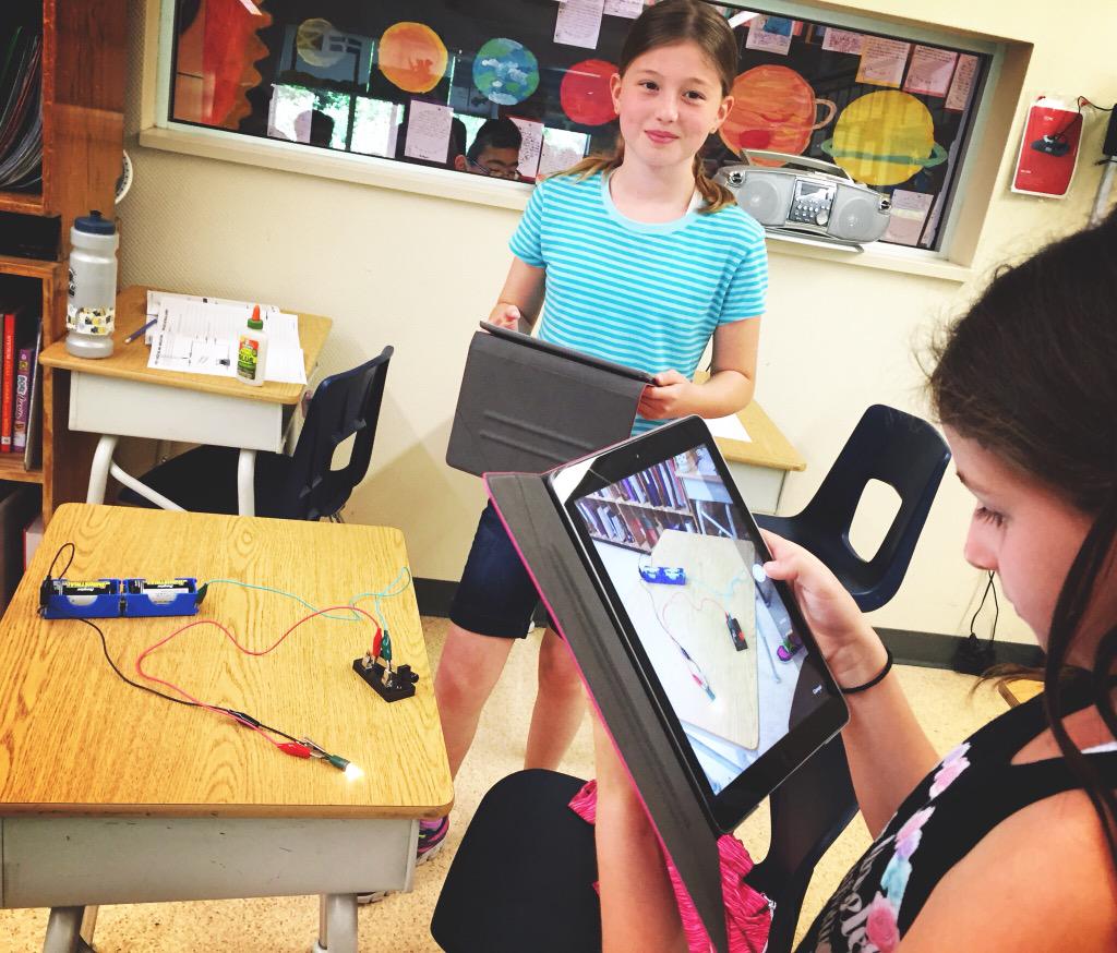 DeeKellyP's tweet photo. Using @FreshGrade to #documentlearning. #circuits #electricity #technology #sd36learn @PacHeights36 @skc99 http://t.co/D5W0MYLBek