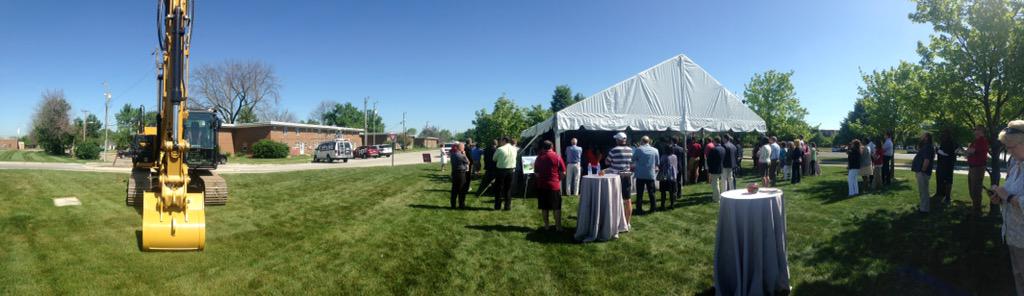 UIndyWLax's tweet photo. #GroundBreakingCeremony ๐ #UIndyLax ๐พ #SignedTheWallโผ๏ธโ๏ธ #SoLongFarewell ๐๐ผ http://t.co/cGfeFBikww