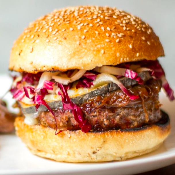 allondanyc's tweet photo. It's #nationalburgerday! Join us at the bar tonight for Oysters &amp; Burgers! #allondanyc #nycfood #nyeats #EEEEEATS http://t.co/4da2vZOUGF