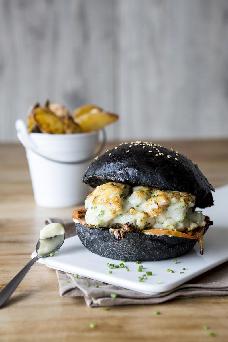 olocomesolodeja's tweet photo. Los mejores sitios de #Barcelona para flipar del día de la hamburguesa > http://t.co/Sr2e5LGn8L #foodie  #burgerday http://t.co/1iF76ESWuh