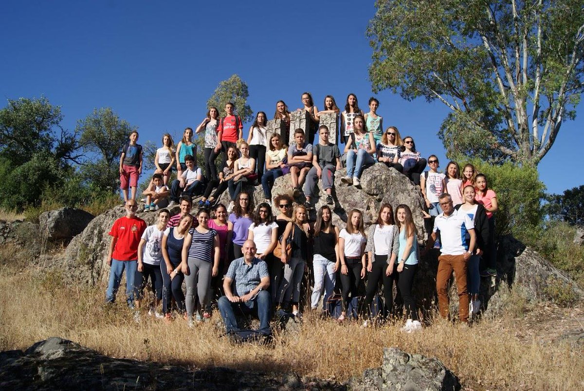 plazadigital_es's tweet photo. Alumnos franceses de intercambio visitan Navalvillar de Pela http://t.co/TrxcwBVza9 @IESlacimurgaCI http://t.co/KogzlvqIHL