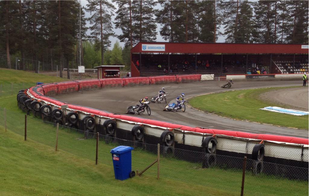 Fin parspeedway i första heatet mot <a href="/VargarnaSW/">Vargarna Speedway</a> <a href="/victorpalovaara/">Victor Palovaara #21</a> och Jablonski