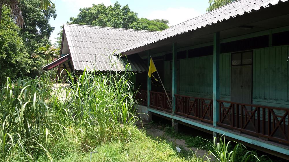 jameslfburton's tweet photo. Looking forward to developing this school in Thailand for kids to come together, enjoy sport and have fun @utscharity http://t.co/Xwkj6P6LLC