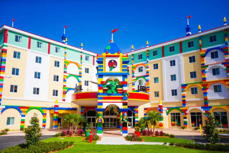 De droom van elk kind &amp; sommige volwassenen: grootste #Lego #hotel onlangs geopend in Florida! bit.ly/1EiRWL9
