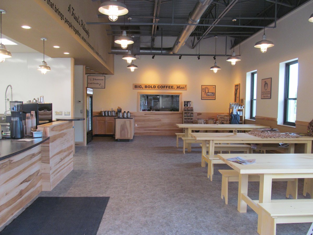 VermontCoffeeCo's tweet photo. #FREEdonuts AND #FREEcoffee in our new #CAFE! #ExchangeSt #Midd Come on in! http://t.co/VtQ0LBRN27
