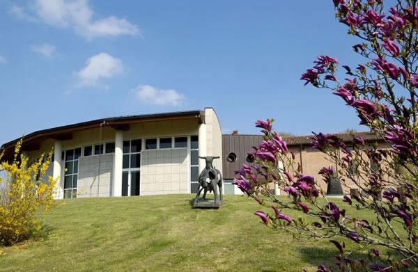 calaghironda's tweet photo. Finalmente il sole è tornato a Ca' la Ghironda! #primavera #bologna #arte #museo #natura #FraArteNatura http://t.co/UhCYhg6jnP