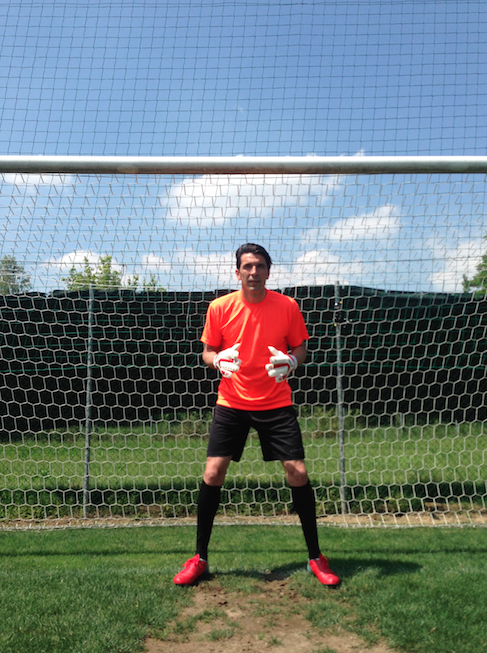 GruppoTIM's tweet photo. .@gianluigibuffon alle prese con i primi rigori tirati dai partecipanti a #withyouwedo! #ilfuturoèditutti http://t.co/B7loZBuJ7b