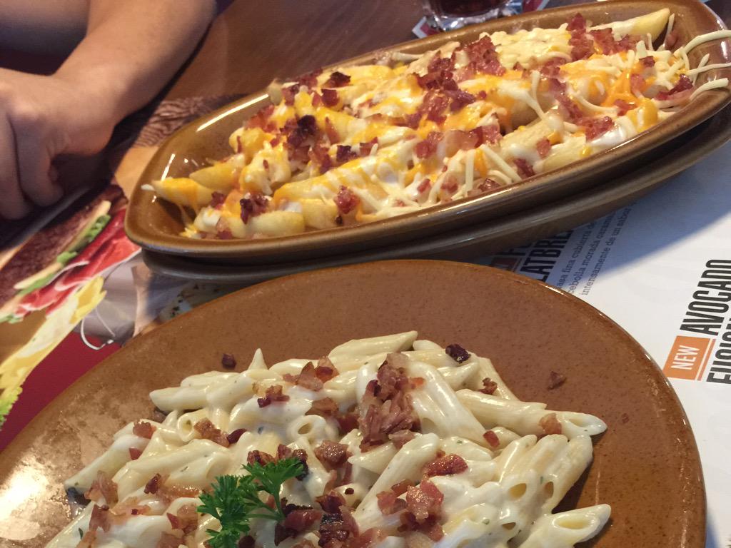 CesarRomero95's tweet photo. Operación "bañador" 🍔🍝👌🏼😏 http://t.co/0JRwIlGWkr