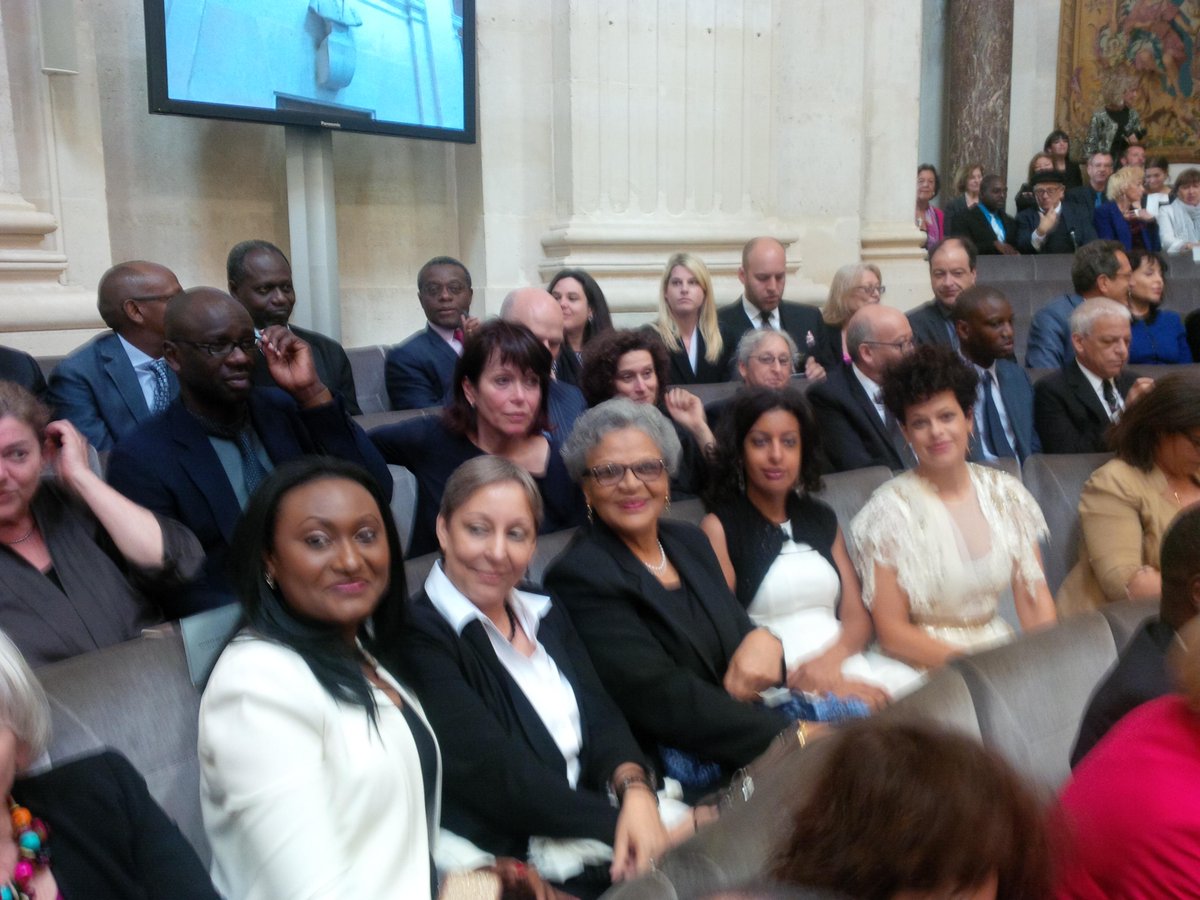 Fabiennecolas's tweet photo. Moment historique en ce moment à l'Academie française avec Dany Laferrière! #Honoree #Paris #Haiti #Quebec http://t.co/SczwPtk58M