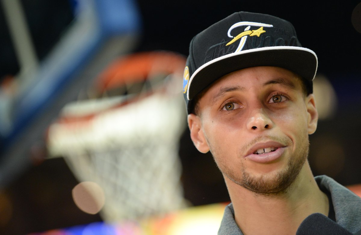 NBA's tweet photo. 26pts, 8rbs, 6asts &amp; the @Warriors win for @StephenCurry30, @NBAcom's #NightlyNotable: http://t.co/t3tMylbhlR http://t.co/orrqEC207y