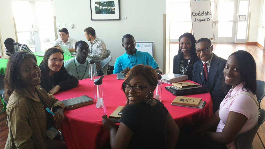 msCbonner's tweet photo. @POBerryAcademy students at @GooglePlay  #15IOExtended #Charlotte #berryacademy http://t.co/Az46Kva8b2