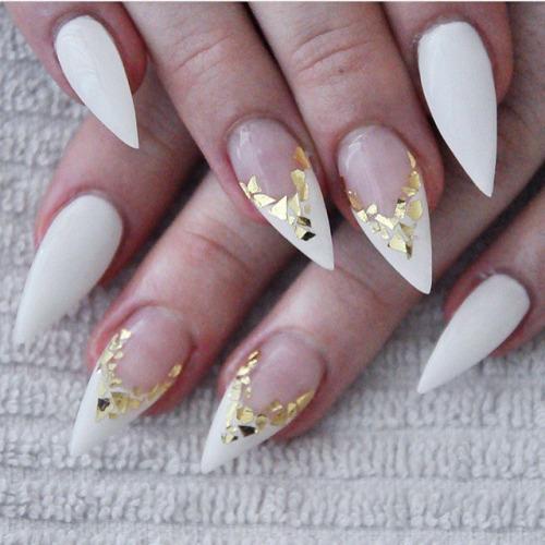 745h10n_70r_y0u's tweet photo. White &amp; gold flakes #Love @nailsbyeffi #FCnails Posted By... http://t.co/VY82iCCAgv http://t.co/mwztp3FoBi