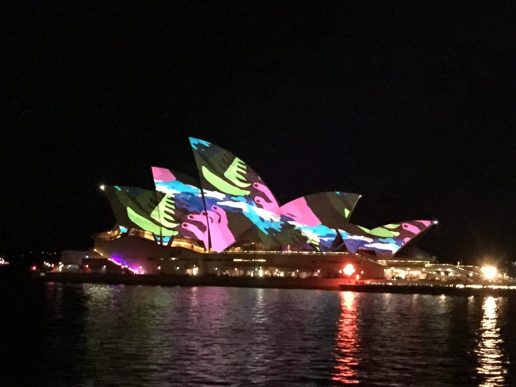 Santelli_Chong's tweet image. #vividsydney